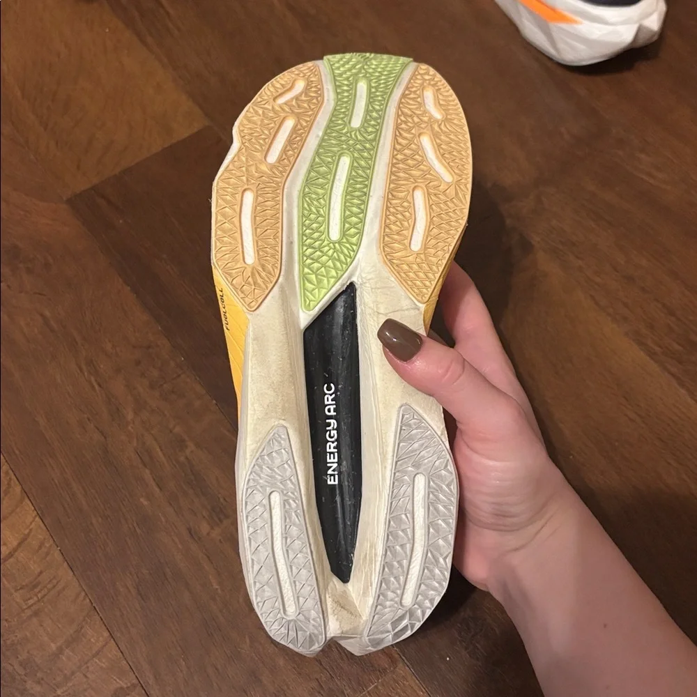 New Balance FuelCell Rebel v4 - Picture 9 of 9